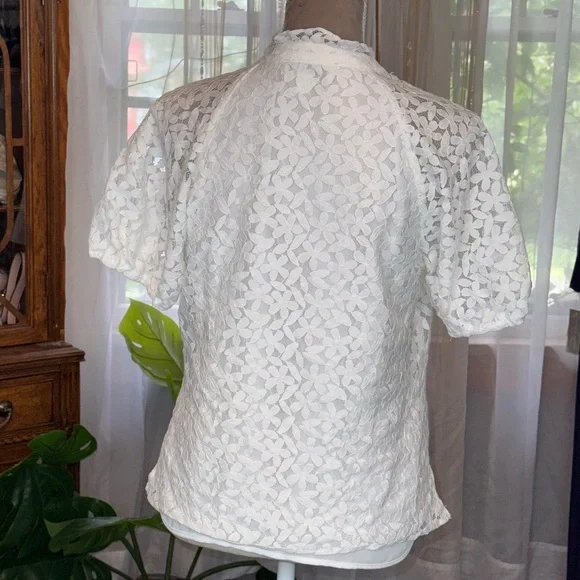☀️SUMMER CLEARANCE SALE☀️ Cece White Lace Blouse - Picture 3 of 7